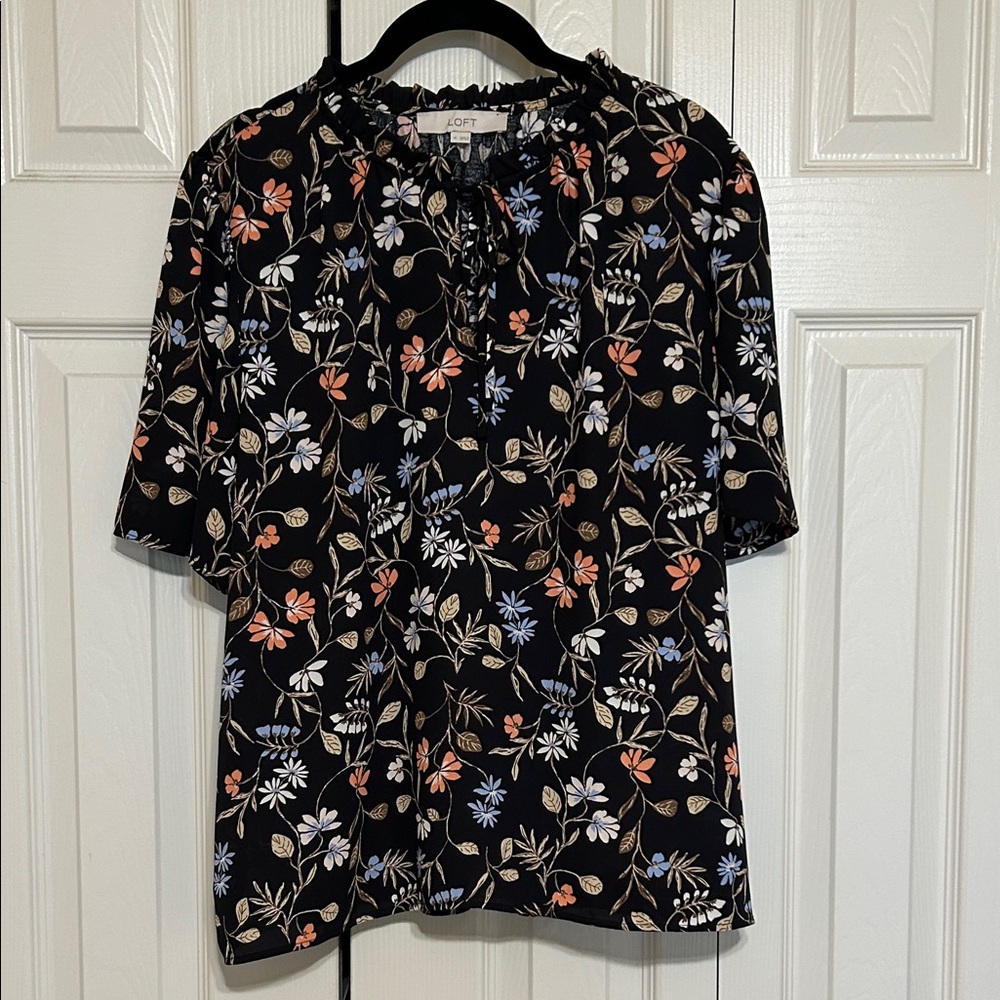 LOFT Black Ruffle Tie Flutter-Sleeve Floral Blouse - Sz M